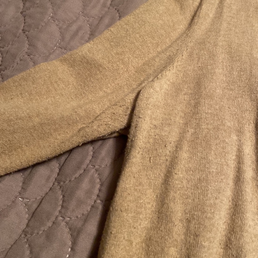 Guess & loft cardigans. - Picture 10 of 10